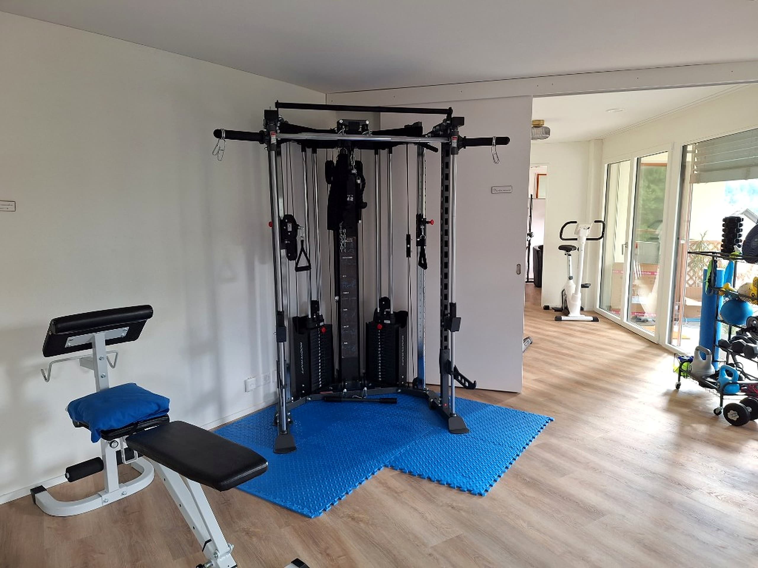 Medizinische Trainingstherapie an den Geräten